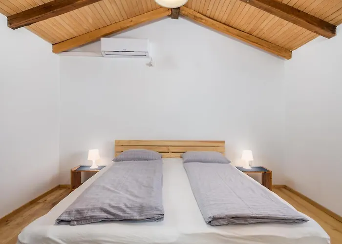 Ursula Appartement Lopar